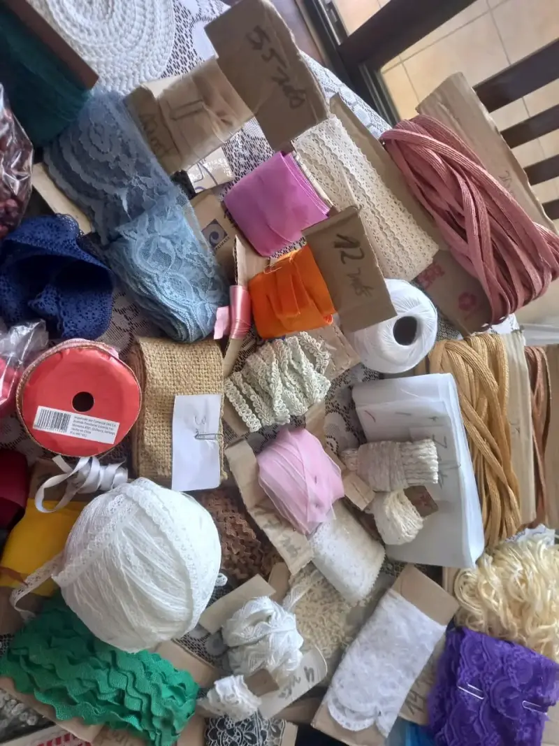 Lote de materiales para manualidades y costura - 6
