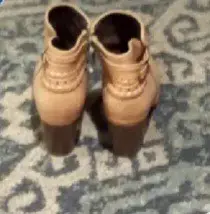 Botines de cuero beige con tacón alto - 2