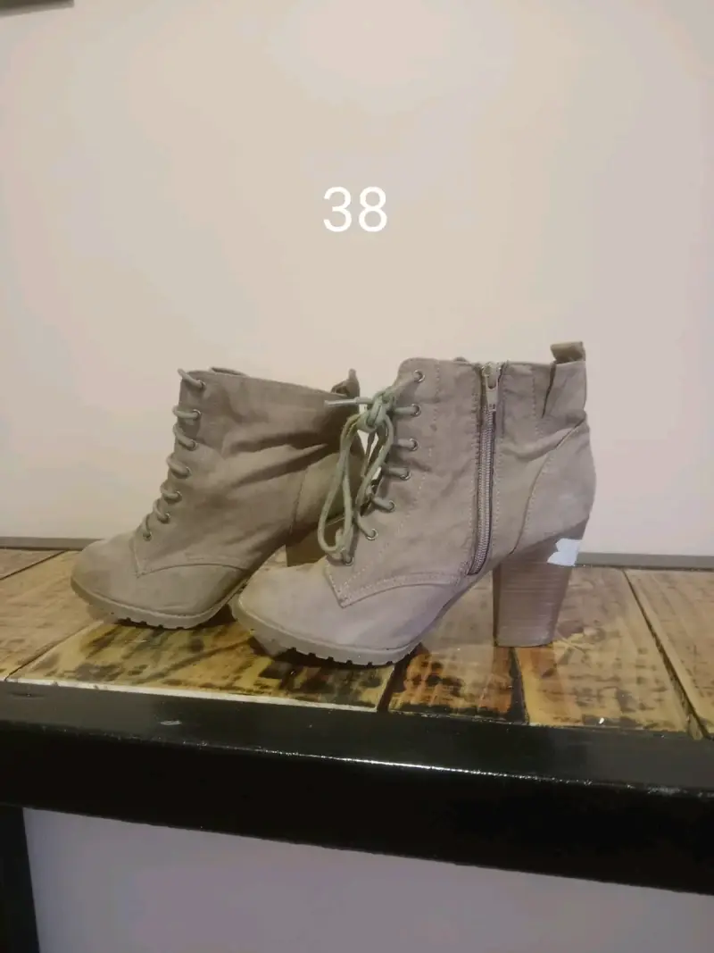 Botines de tacón - 1