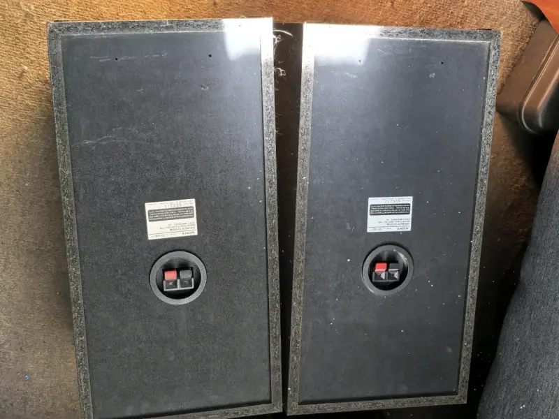 Parlantes Sony SS-MD77 con protección magnética - 2