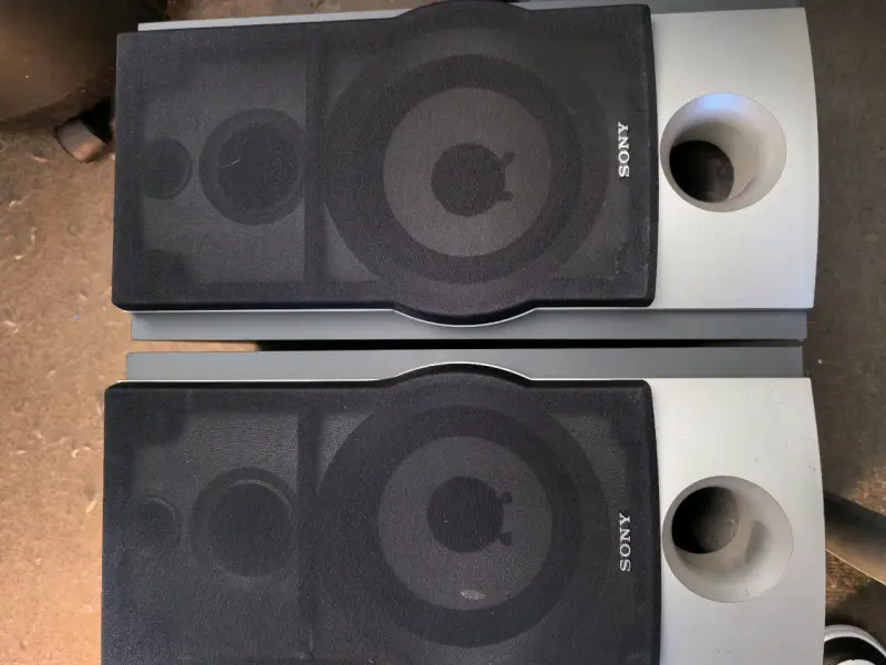 Parlantes Sony SS-MD77 con protección magnética - 3
