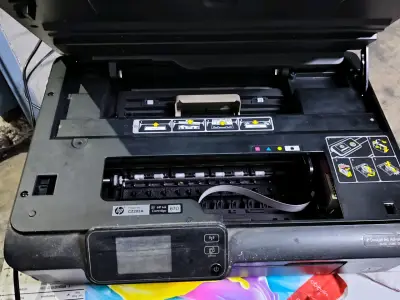 Impresora multifuncional HP DeskJet 3700 - miniatura 3