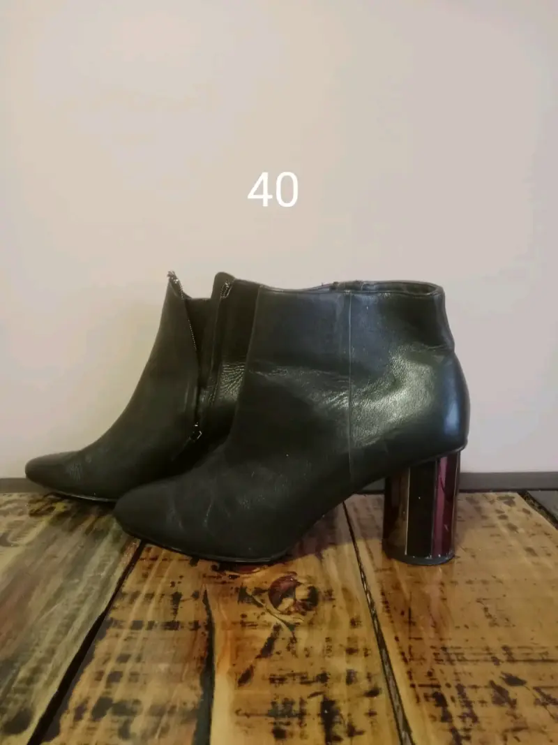 Botines de cuero negro - 1