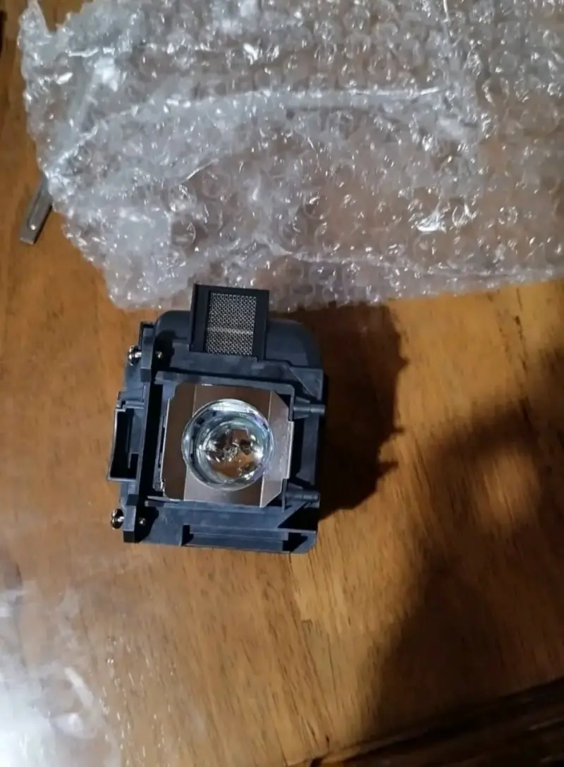 Proyector Epson con funda y cables - 5