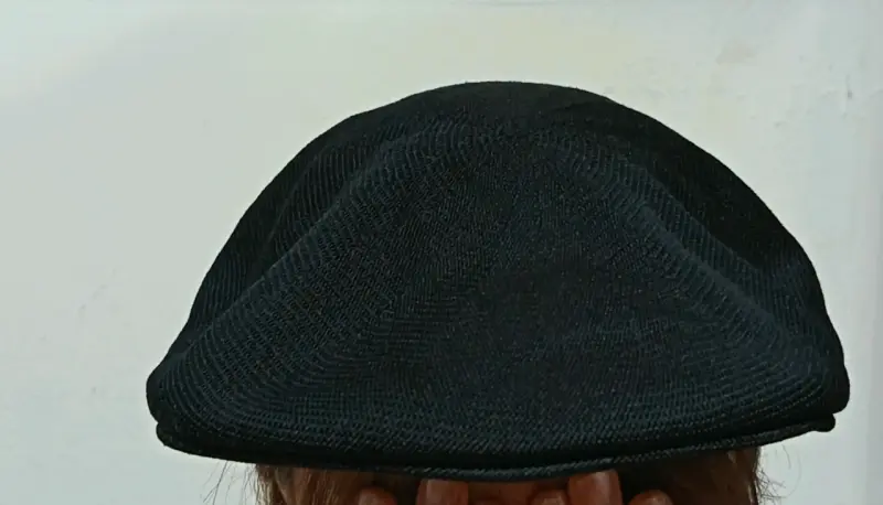 Boina Dockers de malla negra elegante - 3