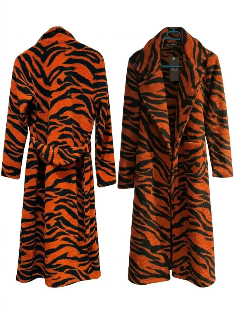 Abrigo de lana estampado animal print Lio-La