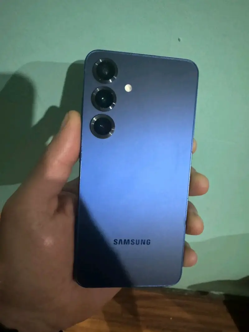 Samsung Galaxy S25 nuevo con caja - 2