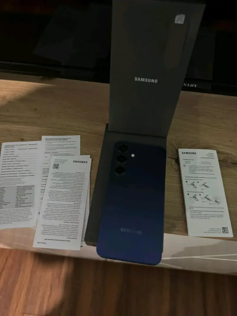 Samsung Galaxy S25 nuevo con caja - 5