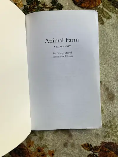 Libro Animal Farm de George Orwell Edición Educativa - miniatura 2