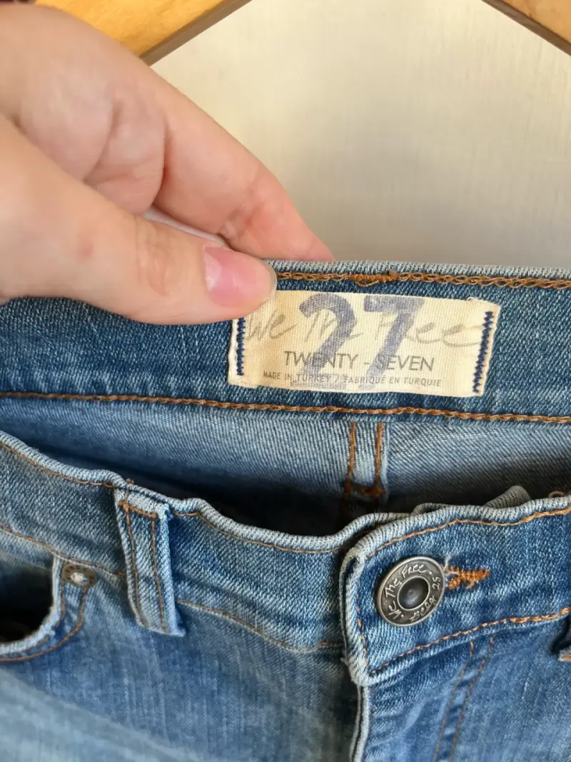 Jeans de mezclilla con flecos para mujer - 2