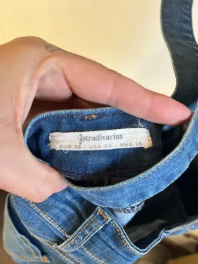Jardineras de Mezclilla Stradivarius Talla 38 - miniatura 3