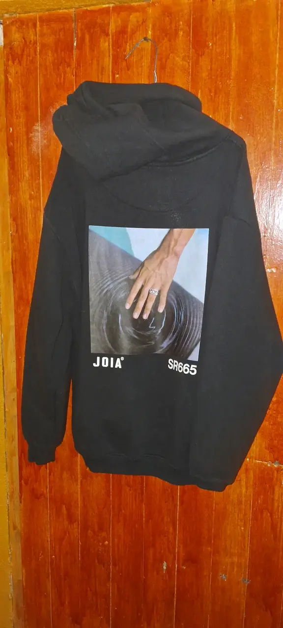 Polerón negro Joia con diseño SR665 - 3