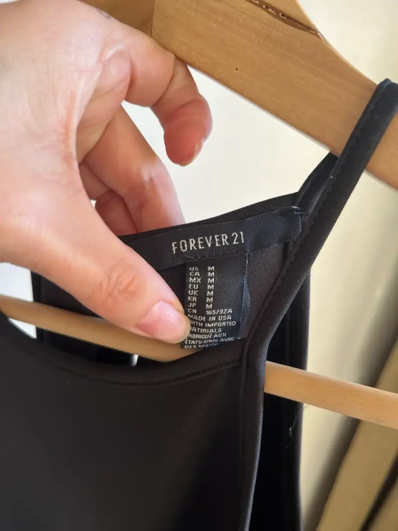 Vestido negro Forever 21 con detalle de malla - 2