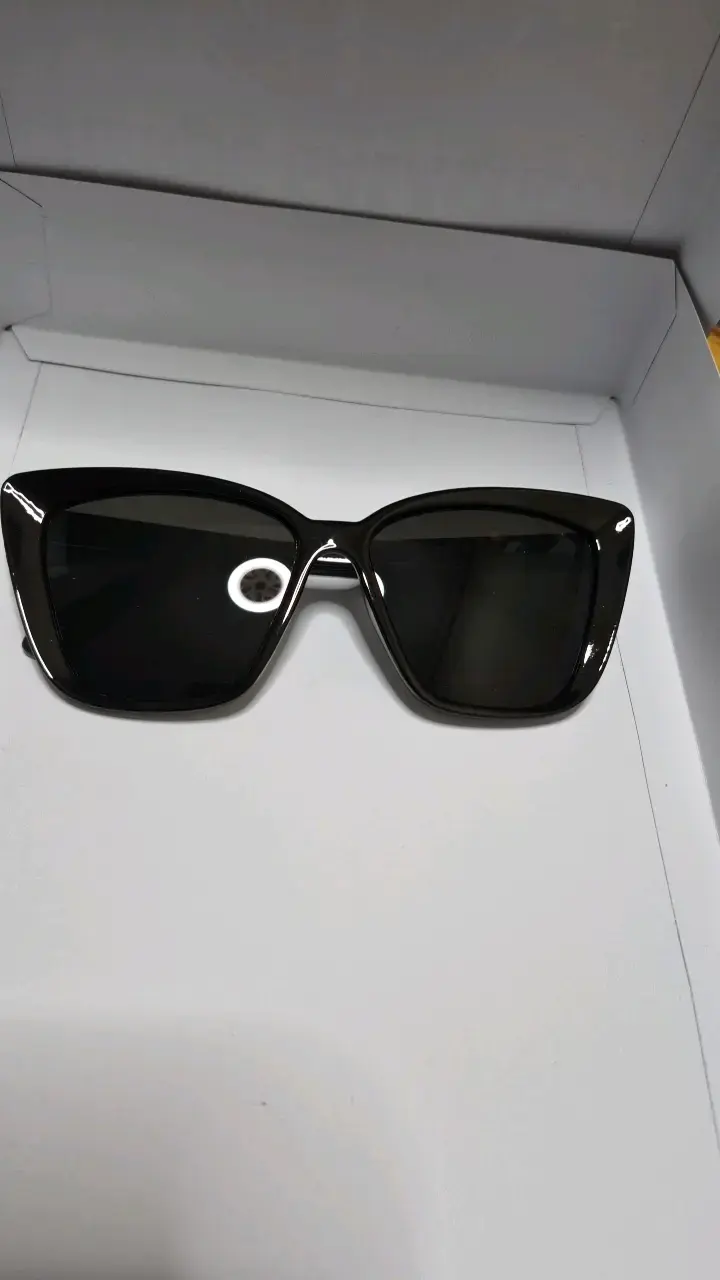 Gafas de Sol Cuadradas Negras Modernas