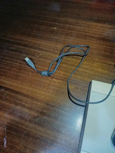 Consola PlayStation 3 con control y cables - miniatura 4