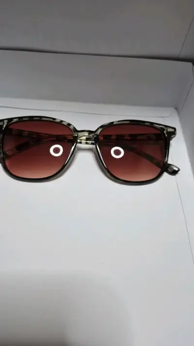 Gafas de Sol con Lentes Degradados - miniatura 3