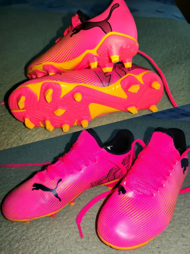 Botines de fútbol Puma rosas para césped