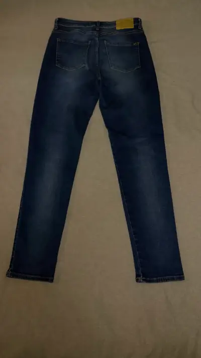 Jeans azul oscuro para mujer - miniatura 1