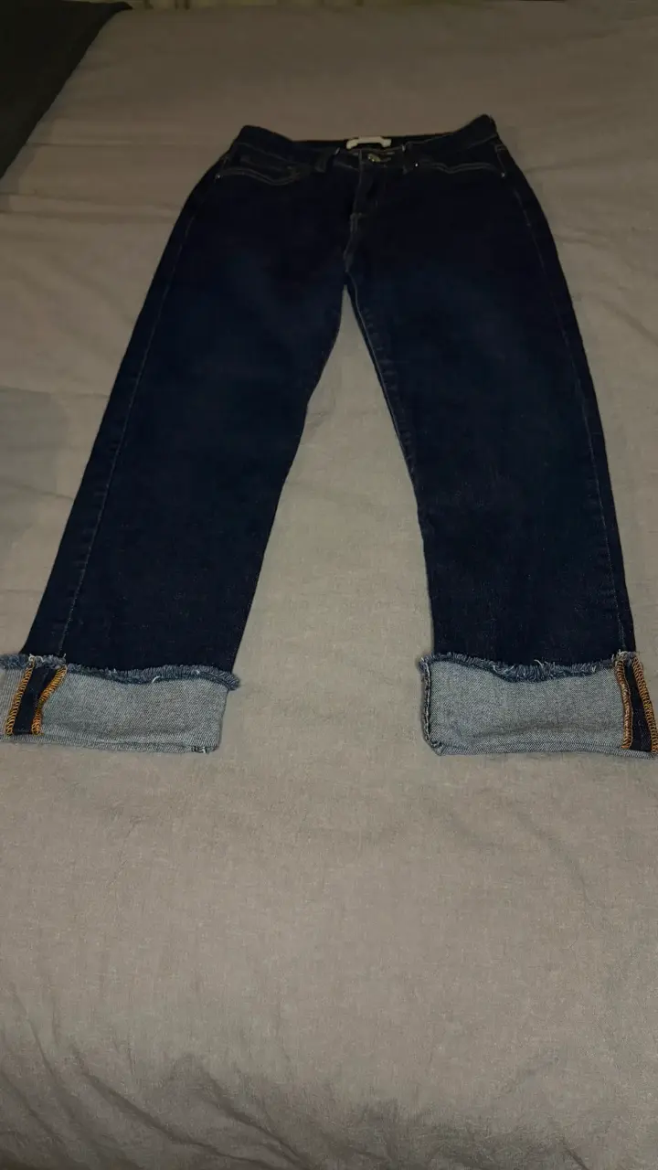 Jeans azul oscuro para mujer con dobladillo - 2