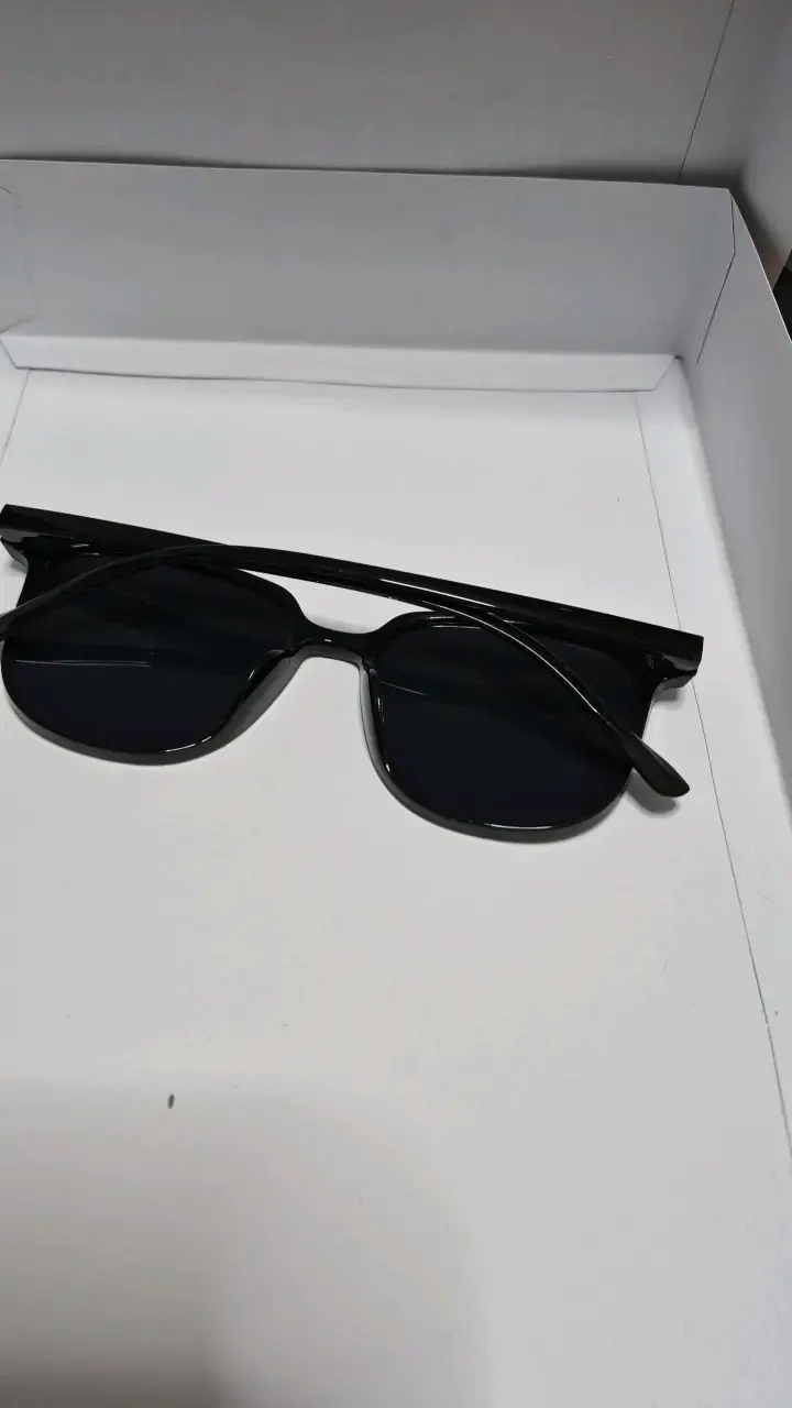 Gafas de Sol Negras Estilo Clásico - 2