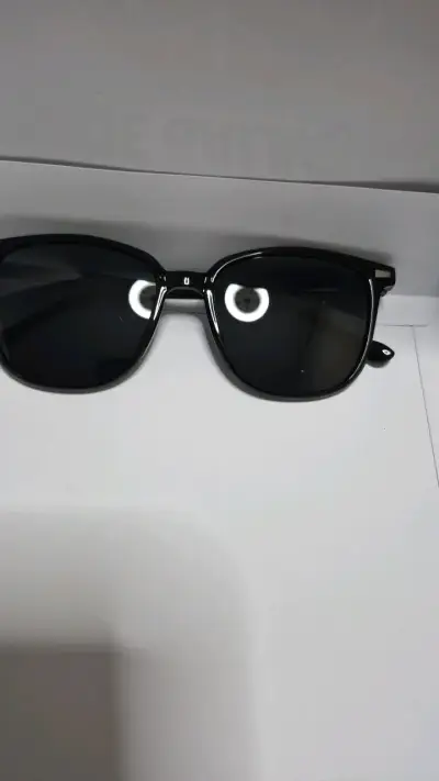 Gafas de Sol Negras Estilo Clásico - miniatura 3