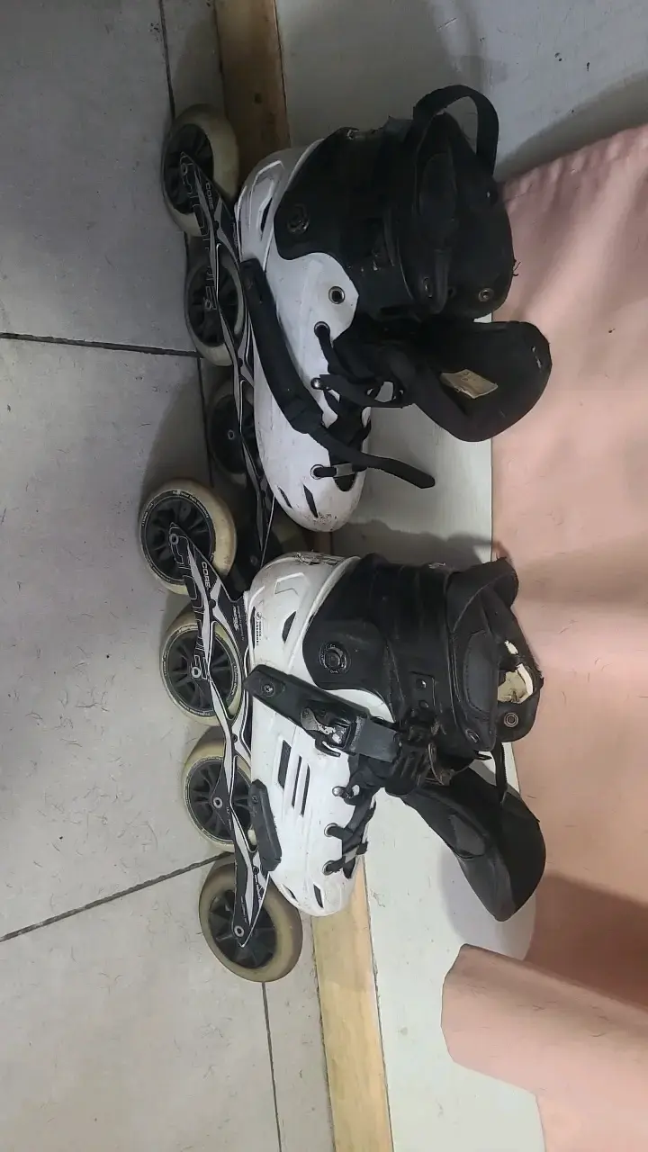 Patines en línea blancos y negros para adultos - 2