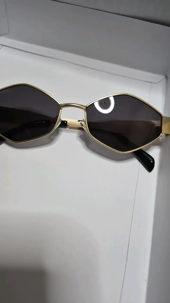 Gafas de Sol Unisex Estilo Retro Doradas - 3