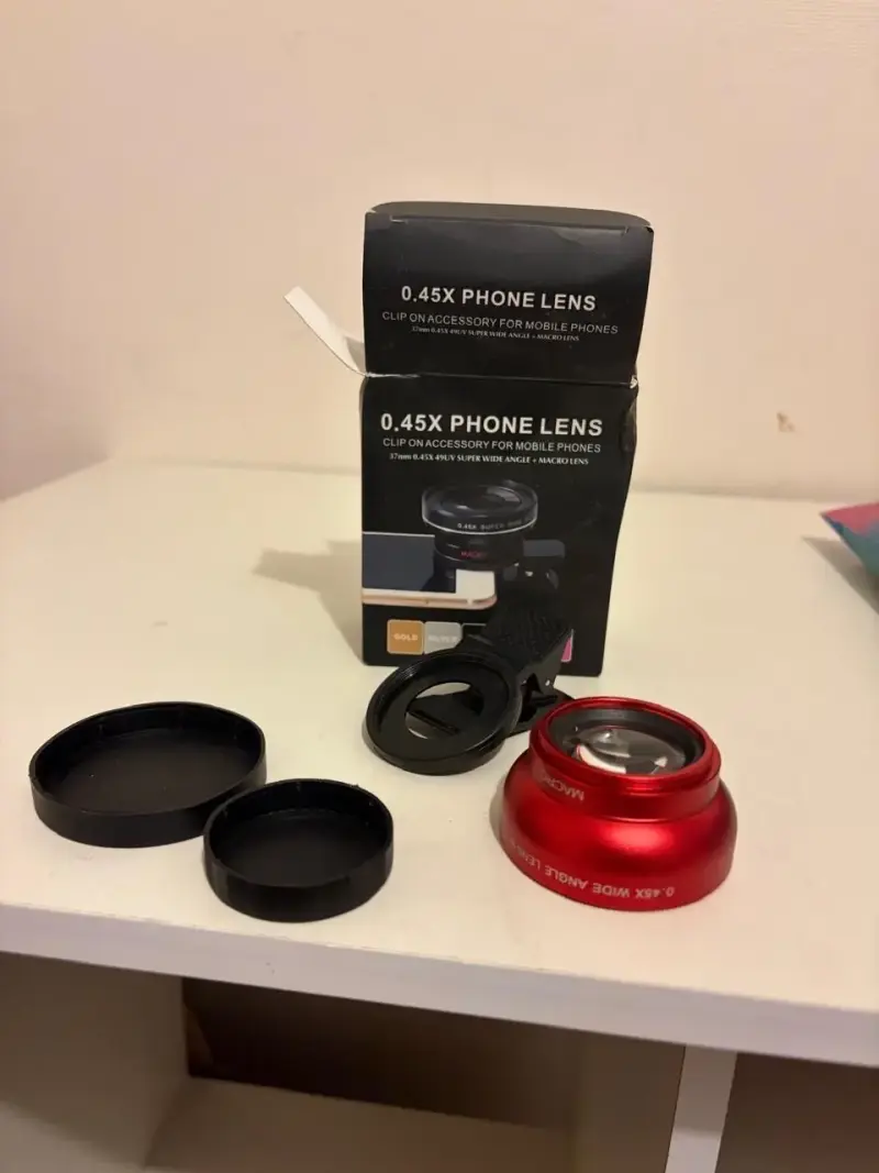 Lente para teléfono 0.45X con clip rojo