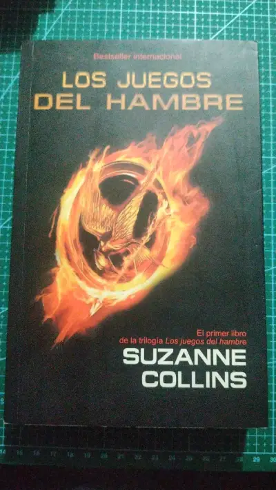 Libro Los Juegos del Hambre de Suzanne Collins - miniatura 1