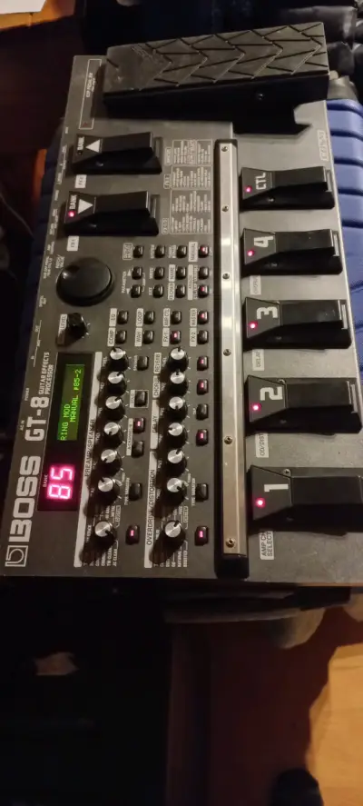 Pedalera de efectos para guitarra Boss GT-8 - miniatura 2