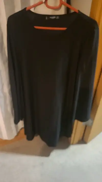 Vestido negro de manga larga Mango - miniatura 1