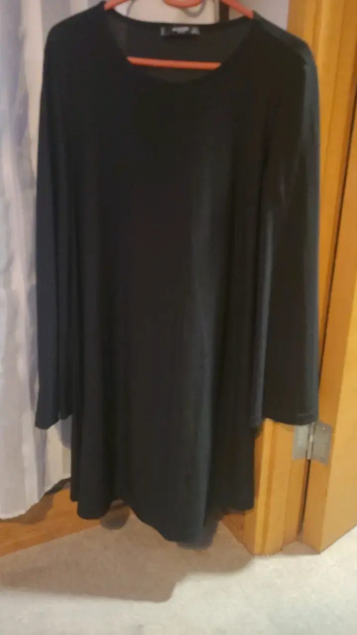 Vestido negro de manga larga Mango - 3