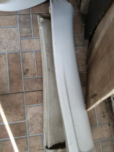 Conjunto de baño usado con tina, lavamanos y grifería - miniatura 1