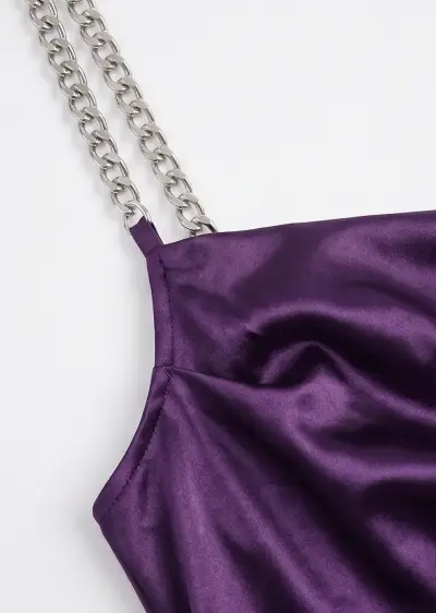 Vestido corto satinado morado,  tirantes de cadena - miniatura 4