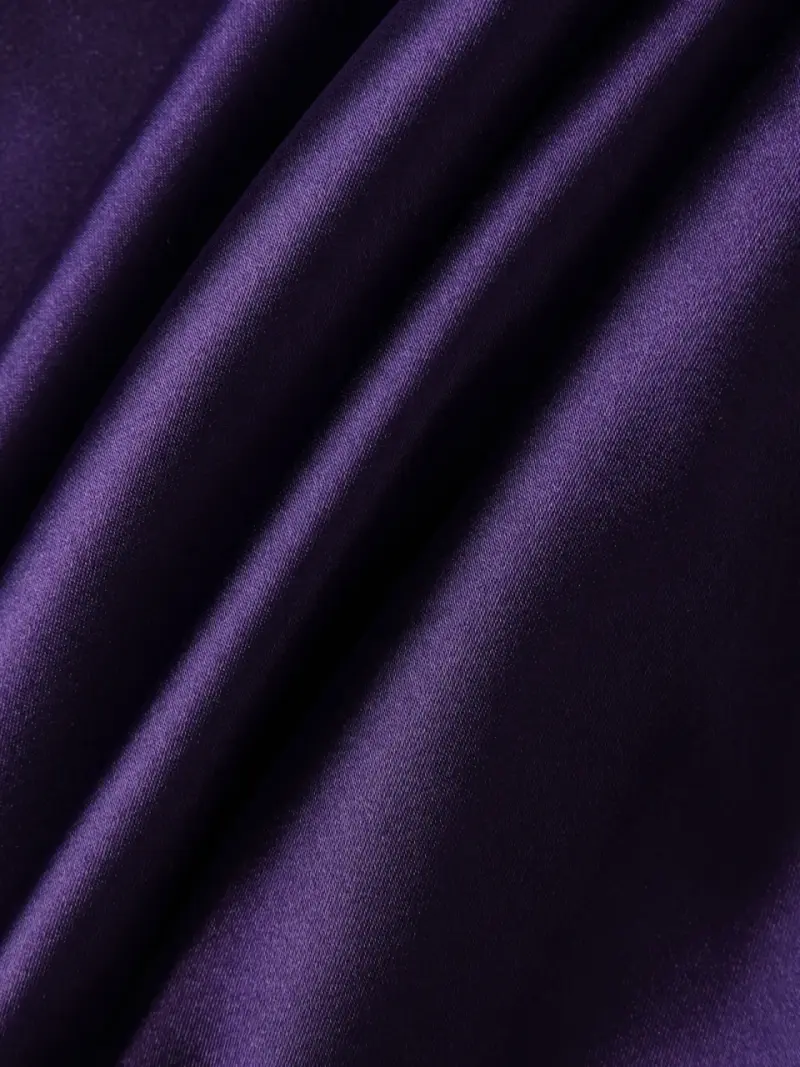 Vestido corto satinado morado, tirantes de cadena - 5