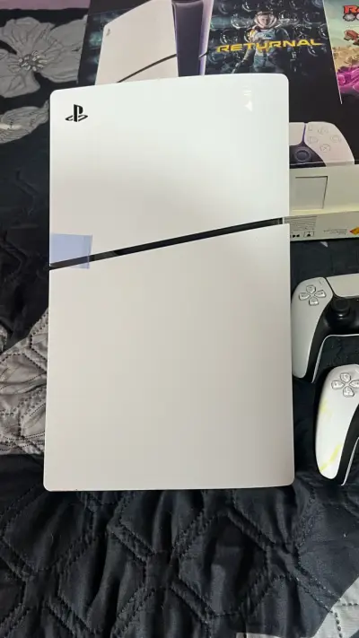 Consola PS5 digital 1tb con dos controles - miniatura 4
