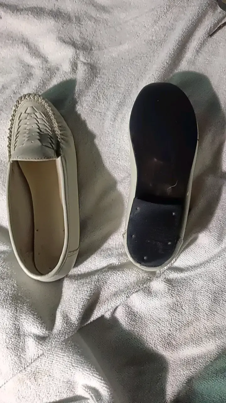 Zapatos mocasines blancos de cuero para mujer - 2
