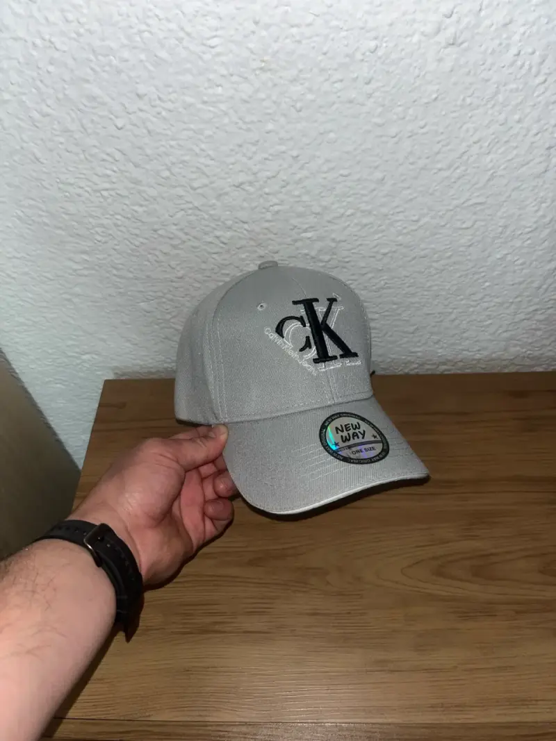 Gorra con visera curva - 3