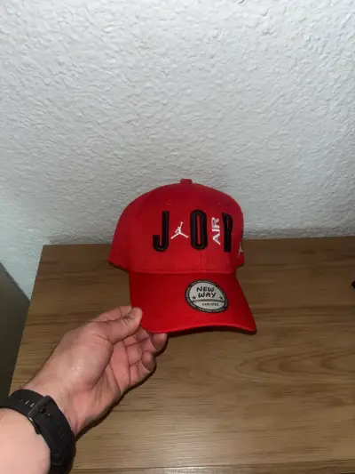 Gorra roja Jordan Air bordada - miniatura 1