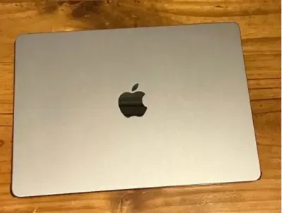 Apple MacBook Air 13 pulgadas M3 2024 - miniatura 2