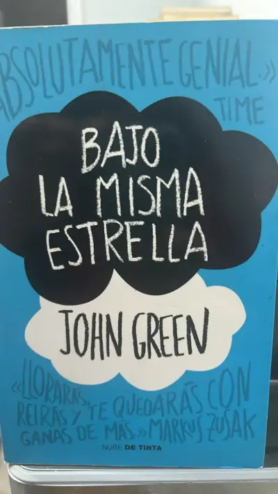 Libro 'Bajo la Misma Estrella' de John Green - miniatura 1