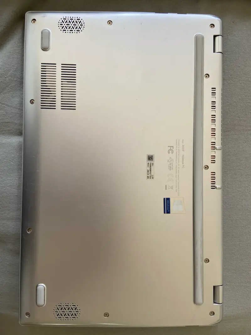 Laptop ASUS VivoBook 14 con Pantalla NanoEdge - 4