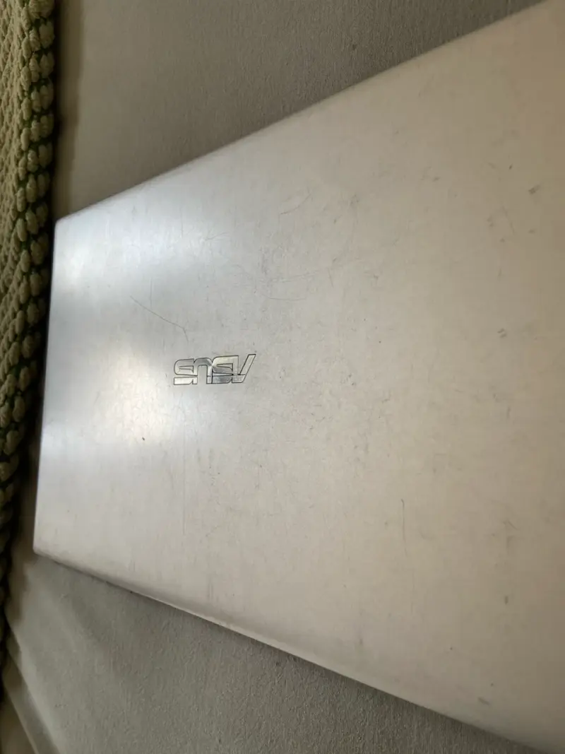 Laptop ASUS VivoBook 14 con Pantalla NanoEdge - 5