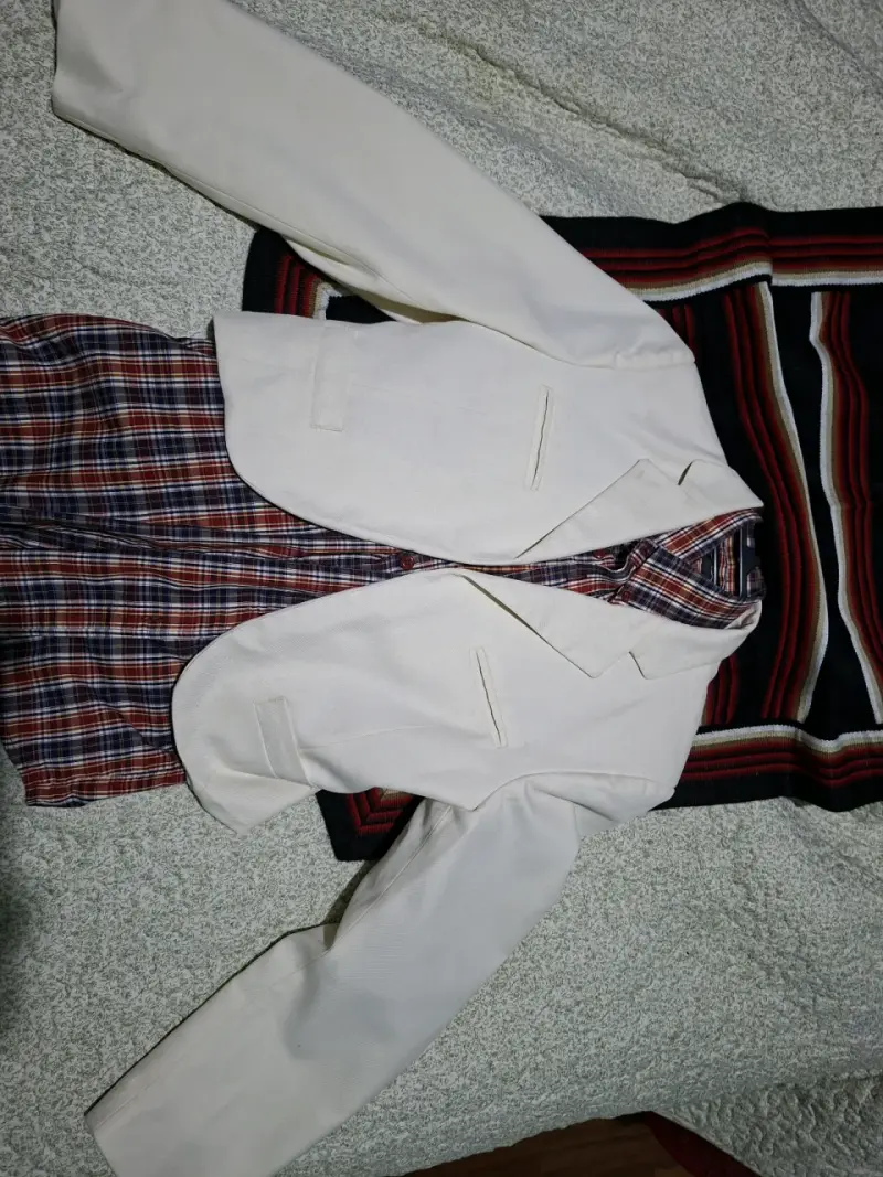 Traje de huaso chileno con poncho y chaqueta - 2