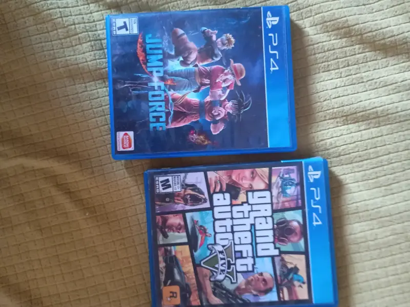Consola PS4 con juegos GTA V y Jump Force - 3