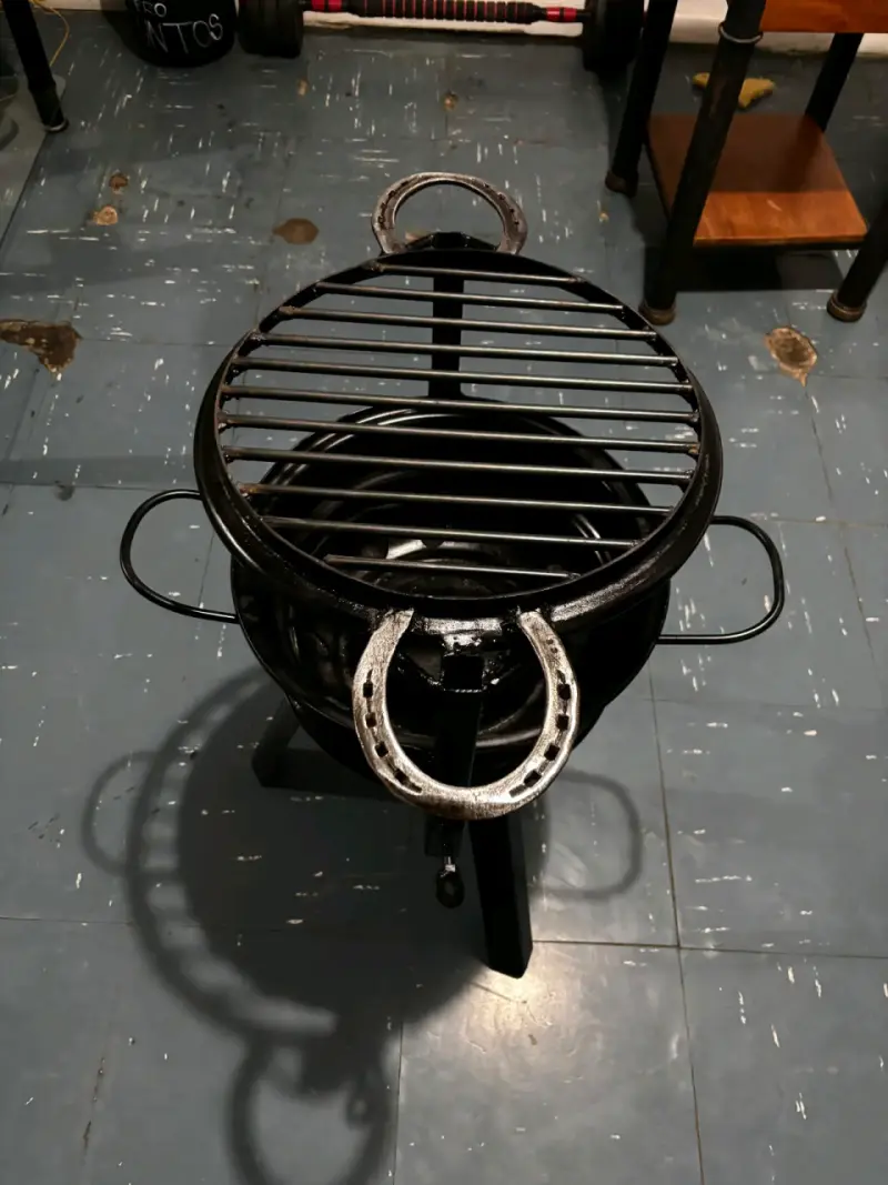 Parrilla de hierro con diseño de herradura - 2