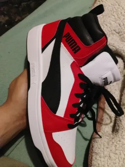Zapatillas deportivas Puma rojas y negras - miniatura 1