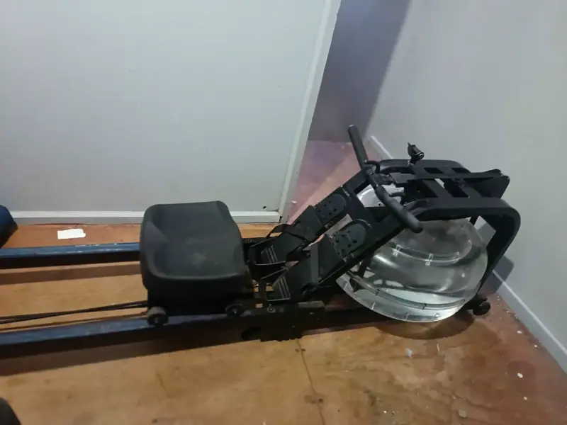 Máquina de Remo con Resistencia de Agua - 1