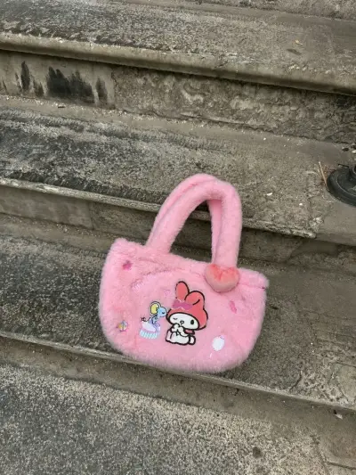 Bolso de peluche rosa My Melody - miniatura 1