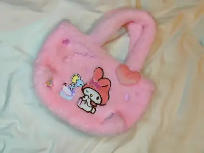 Bolso de peluche rosa My Melody - miniatura 2
